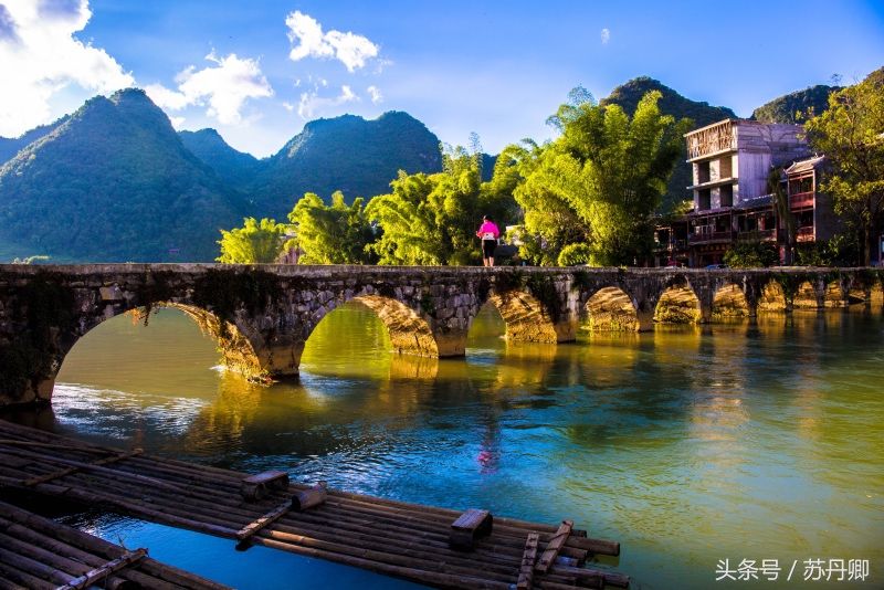 这里是摄影师的摆拍天堂，老人和牛是要付费的