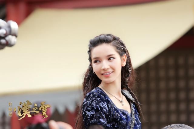 代斯:和老乡迪丽热巴关系最好,也曾担心过自己