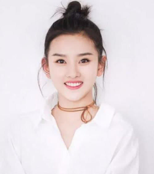 小哪吒如今变大婶婶,宋祖儿再现哪吒头,引起美女美女图片