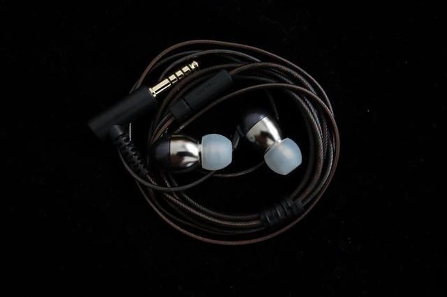 索尼日本员工的作坊耳机?ZX300A终于有了最