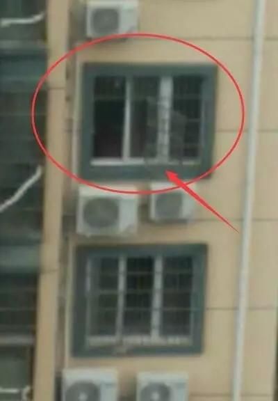 痛心!咸宁7岁男童不慎从18楼高坠身亡
