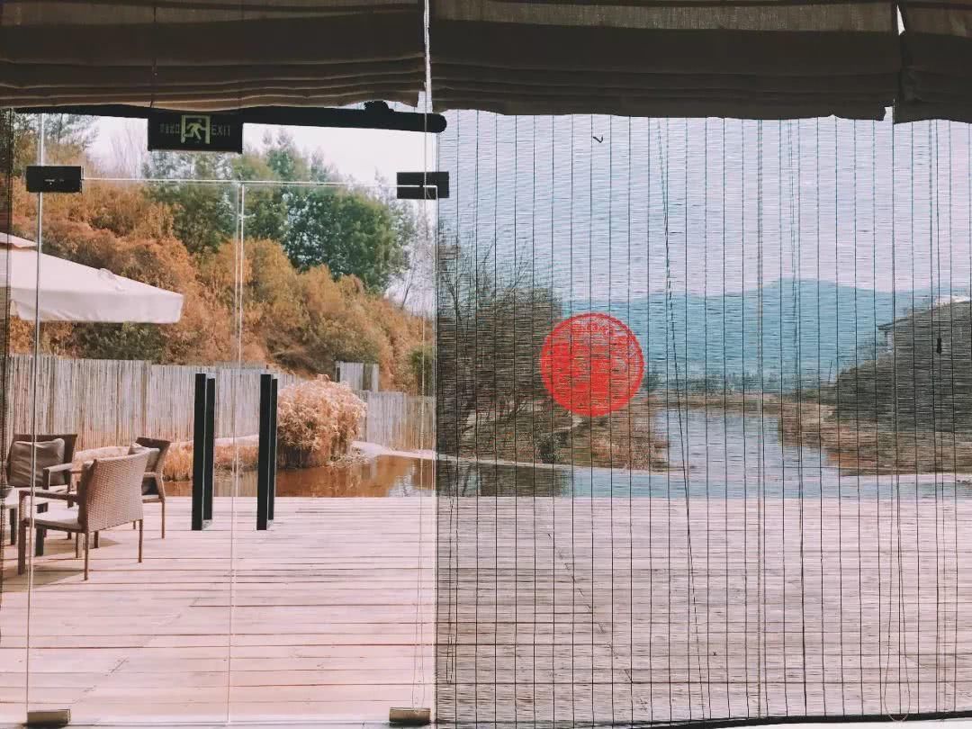 我在梨花盛开的听紫云，候你佳音！