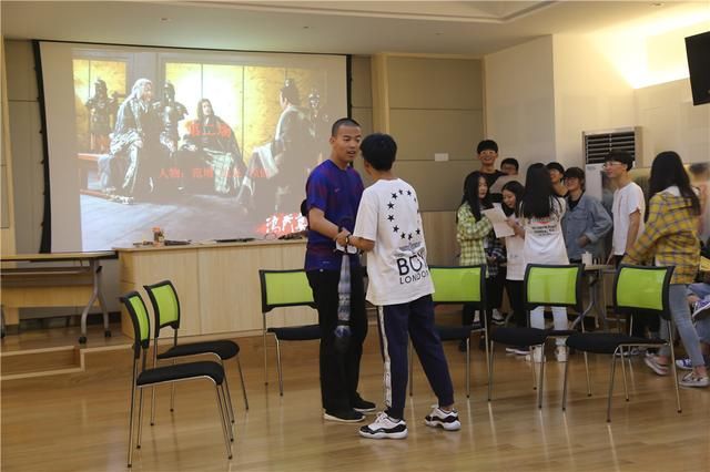 怀仁中学第六届读书节系列活动|名家名著阅读