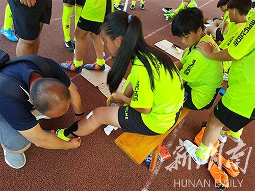 喜讯|瑶山足球娃 代湘出征勇夺冠