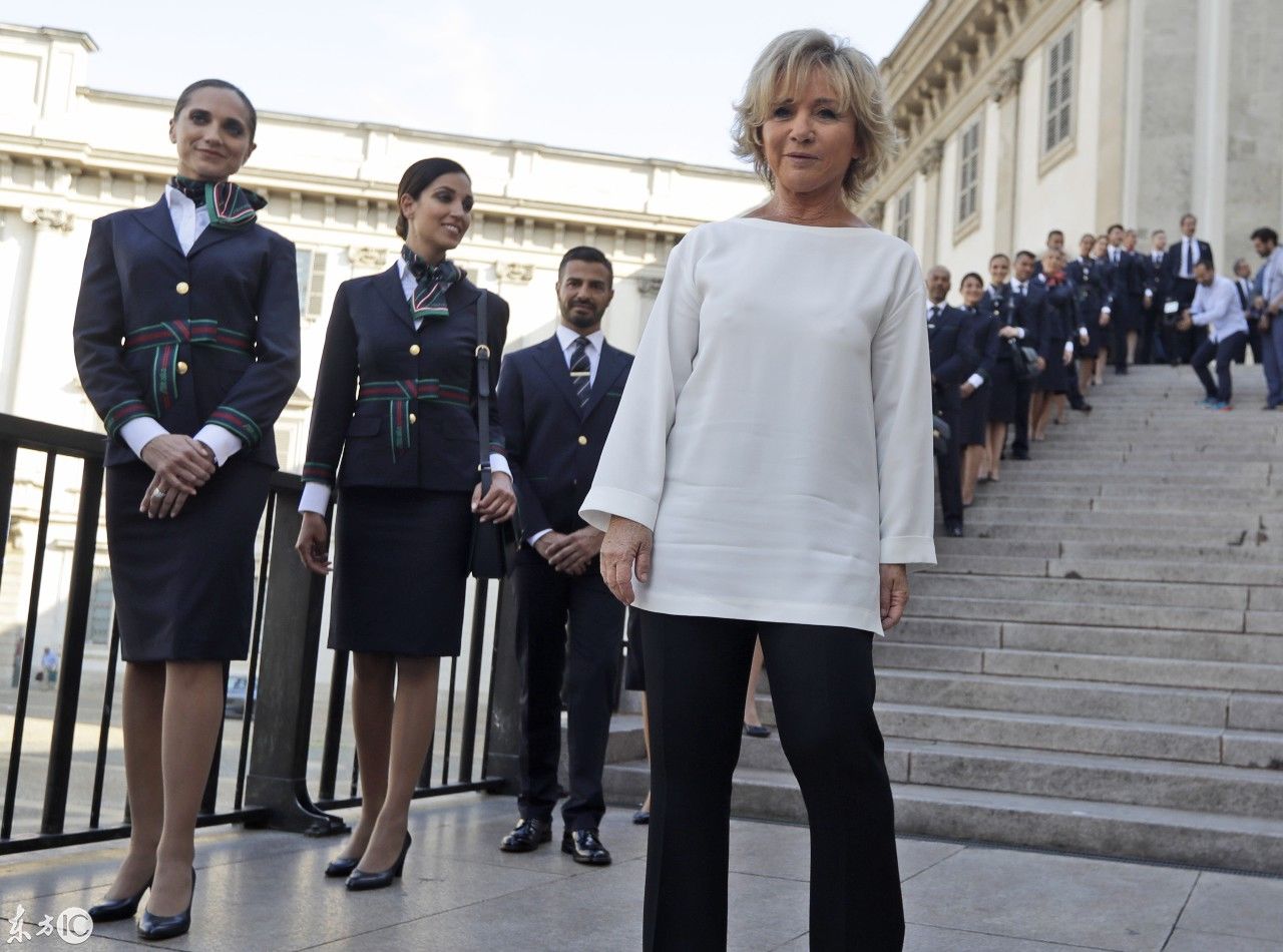 意大利航空公司新制服曝光,亮相米兰大教堂,设