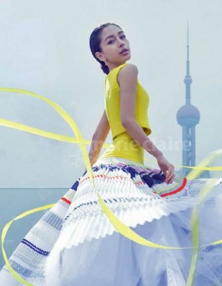 Angelababy出席某活动的照片,网友:好羡慕那个