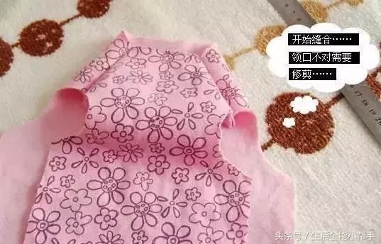 天冷了,利用旧衣服,给狗狗做一件独一无二的衣