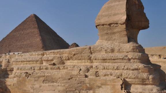 古埃及人:我们剃光头,戴假发是有原因的!