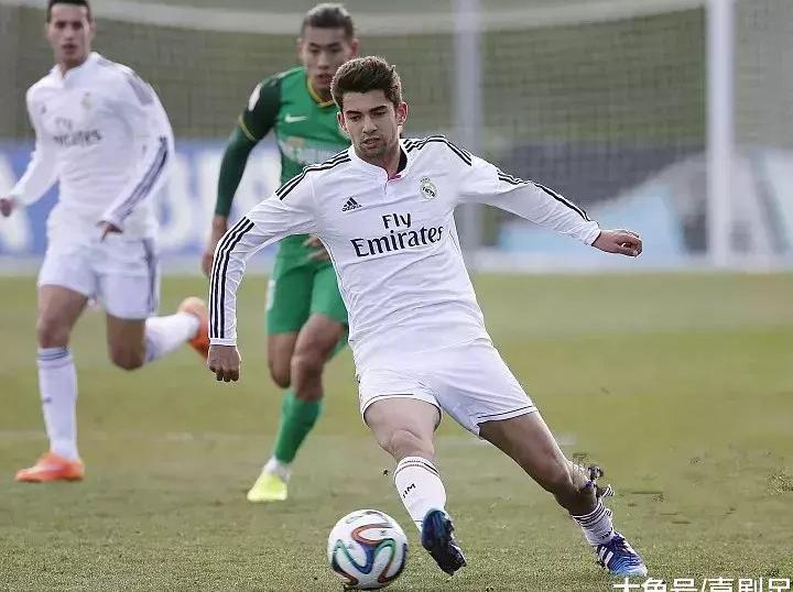 中国男足0: 4惨败西乙球队, 球迷呼吁: 立即解散