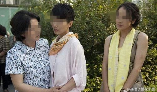 我生双胞胎女儿，婆婆笑得合不拢嘴夸我是功臣，妯娌却说我太单纯