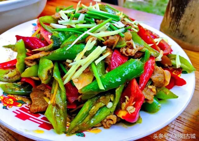 湖南西部有一座会“变红”的山,因一种让人“吃饱饭”的花而出名