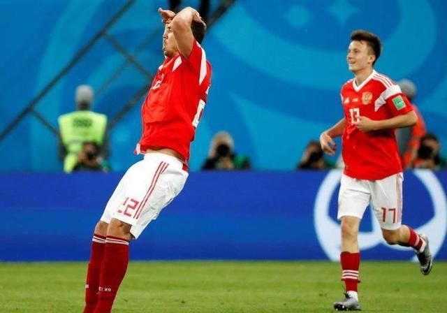 切尔切索夫大胸怀,久巴再进球!将军与士兵,惊艳