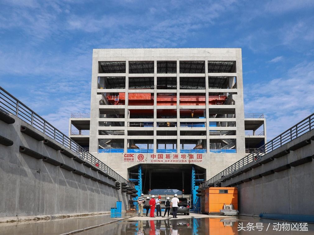 中国将建成世界通航水头最高工程 升船机露真容