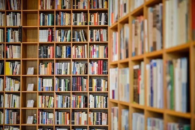 高晓松的诗和远方，大概就是晓书馆的模样