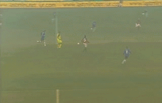 巅峰期的卡卡有多恐怖?1人打爆曼联,让梅西C