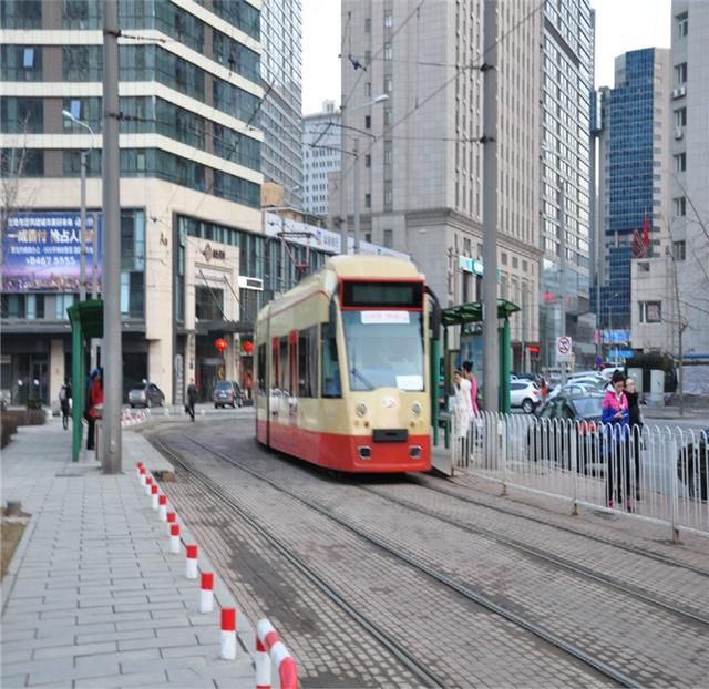 大连港风景独特，唯美的港湾海景映入眼帘，让游人非常喜欢！