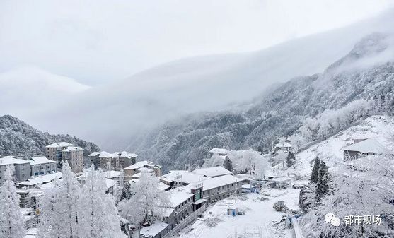 刚刚江西突然下雪，明晨上班非常冷!还有2个悲从中来的消息