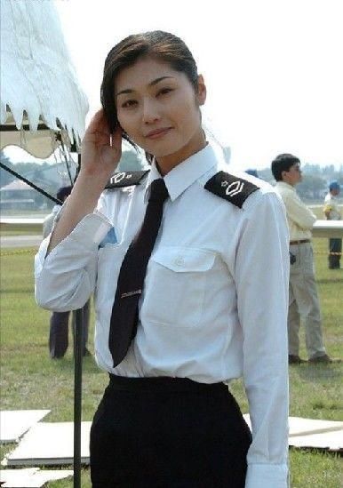 日本女性大量入伍日本自卫队!为什么日本女兵都长得那么好看?