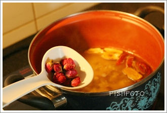 玫瑰红豆大枣糙米粥
