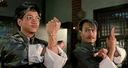 曾火遍东南亚的 僵尸片 ,如今九叔与文才都已仙