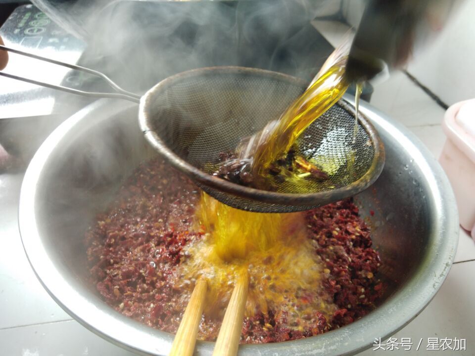 汉中面皮为啥好吃?主要是这个调料秘制配方,拌