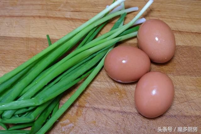 一道快手家常菜，有蛋有肉有蔬菜，几分钟就能出锅，简单又营养！