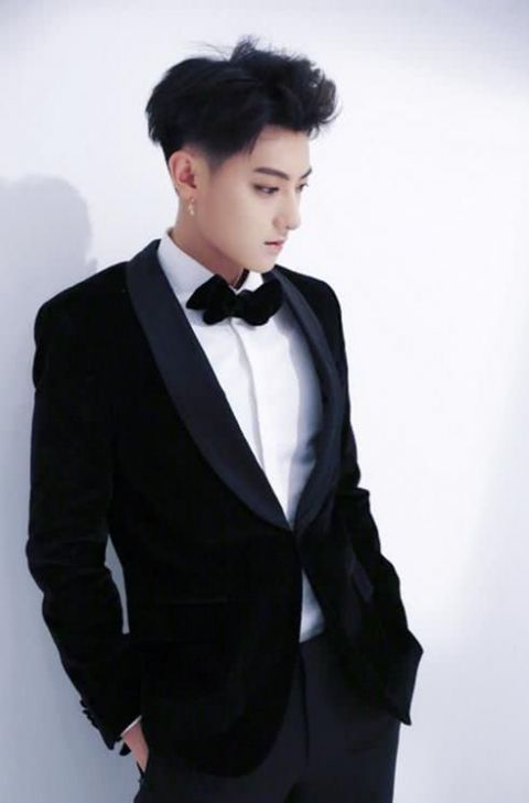 黄子韬曾为张艺兴送生日祝福 本人疑似发文澄