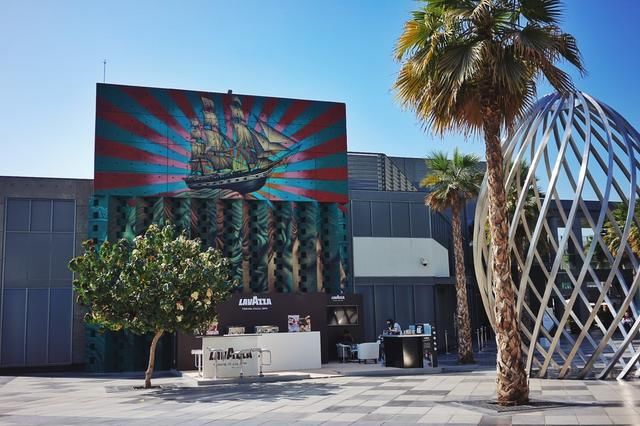 世界上最有钱的城市迪拜,真的没有满地豪车