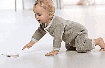 准妈妈: 夏天宝宝爱光脚, 到底可不可以? 来看看