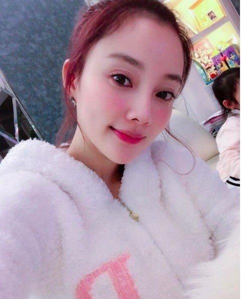 贵圈真乱 李小璐、薛之谦再爆偷情有一腿