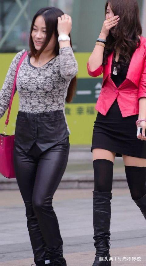 街拍:美女搭配长筒靴身材完美,让显瘦效果再上