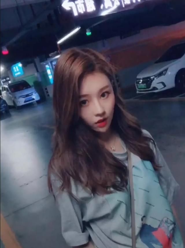 大小号皆被封杀却依旧很火!温婉如今现况如何