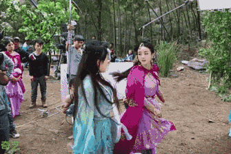 哥们,你这演技实在是太浮夸了