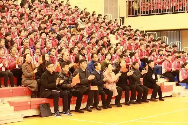 二小开展唱响《我和我的祖国》主题教育活动: