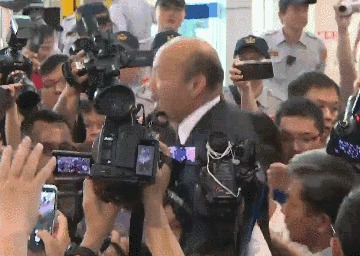 韩国瑜来大陆,给了民进党一记暴击:大陆不是威