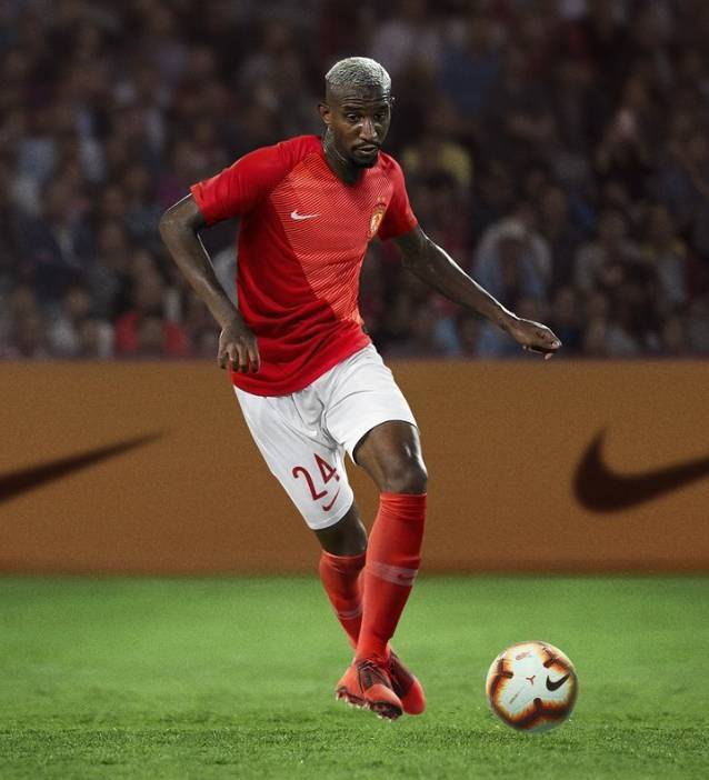 中超4强新赛季主场球衣曝光,惨遭网友吐槽:有