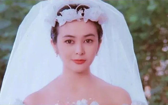 当年的港女星有多美？不靠修图，也堪称是完美容颜