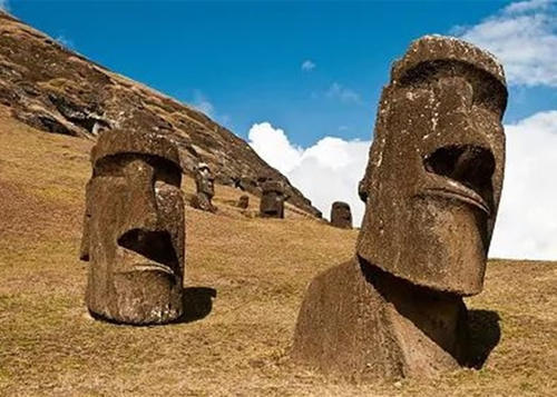 破解智利复活岛摩艾石像之谜 研究发现位置与