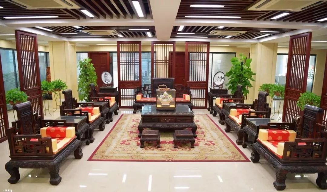 用红木家具的家具,你听听红木家具说。建材好处广告语图片