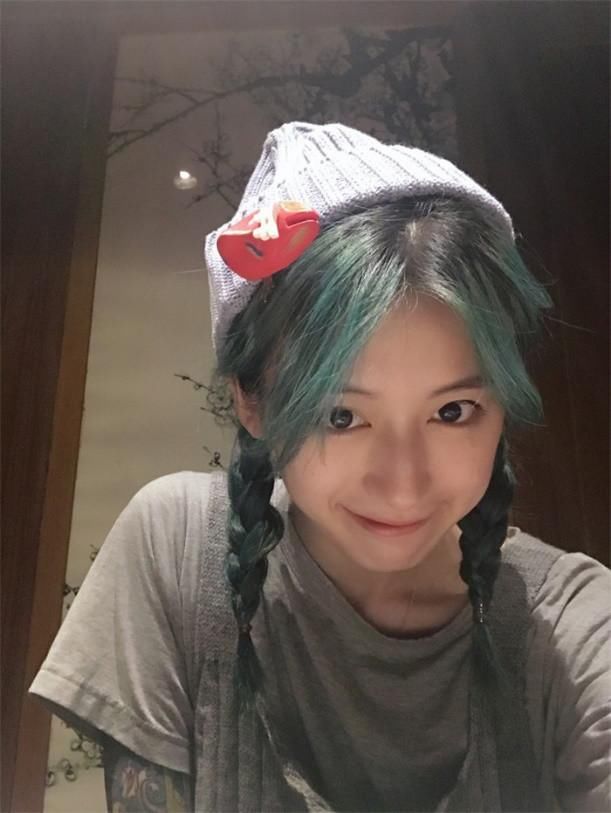 李诞女友曝光想不到这么美!女友喜欢他是因为贪图他的
