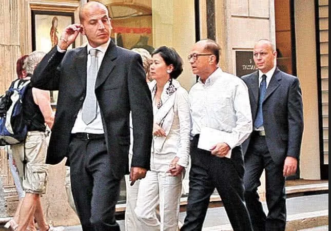 365bet娱乐:李嘉诚钟爱老外保镖 365bet娱乐:李嘉诚钟爱老外保镖