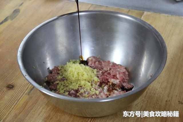 饺子 还在用手包？怪不得那么慢，用它包饺子，一秒几十个！