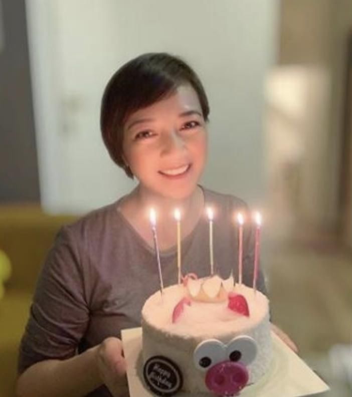 港姐杨婉仪负债千万携子女返美国，网上开班授课，自力更生再出发