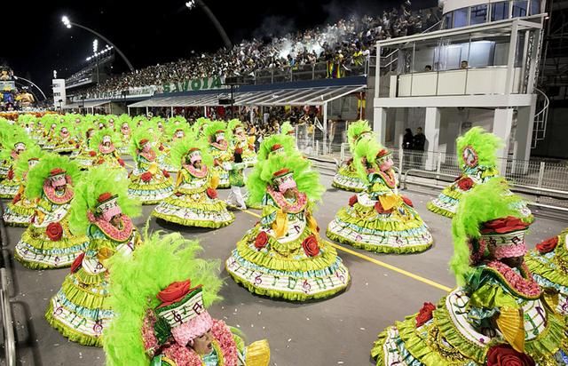 里约狂欢节盛大开幕 有望吸引150万名游客