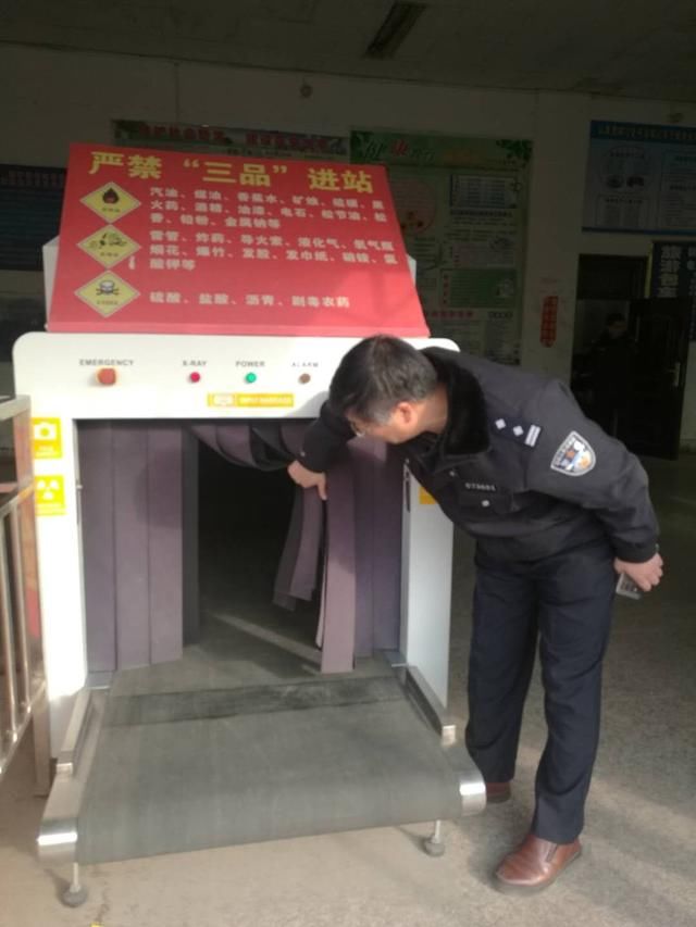 「平安守护」遂平县反恐办开展双节反恐安全宣