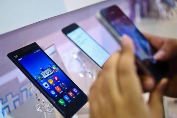 中国智能机市场最新出货量出炉:苹果暴跌30%