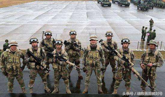 解读:军队首长一般是什么职务和军衔才配有专