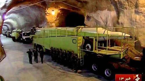 伊朗展示导弹视频