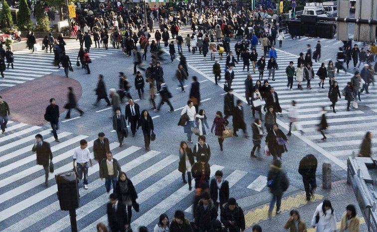 节假日出行人太多，这些行车小技巧要牢记