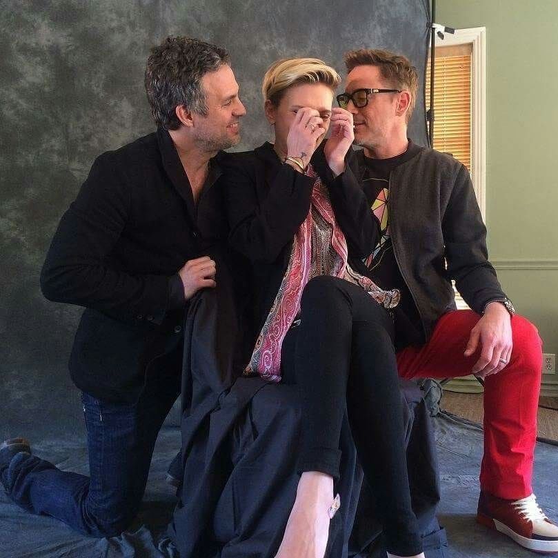 黑寡妇钢铁侠浩克戏外同框,寡姐面对两个强大